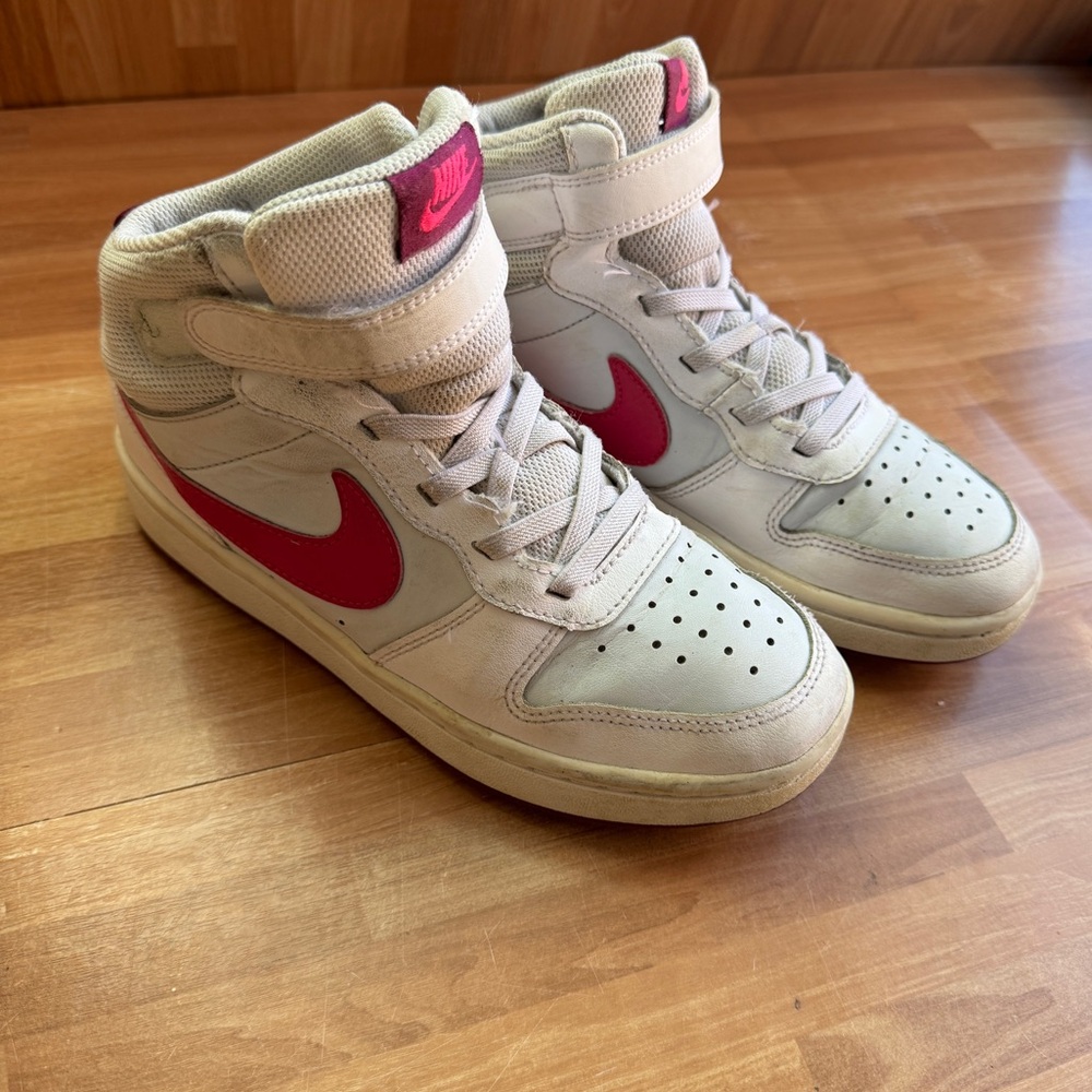 Nike Court Borough Mid 2 sneakers in white leather with pink size 3
